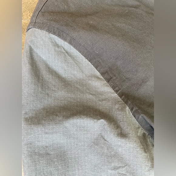 Bomber jacket bicolor dark and light grey. Perfect condition. Almost new. - Picture 9 of 9